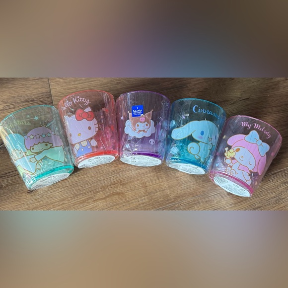 SANRIO-NWT 5 Character Plastic Cups - Picture 1 of 14
